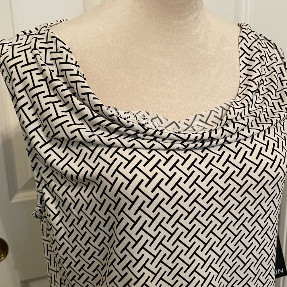 Halston Sleeveless Black and White Geometric Pattern Top